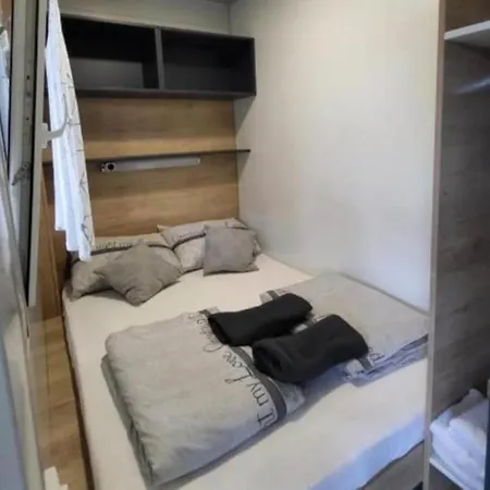 Big Berry Kolpa - Kiwi Mobile House, Metlika Apartment