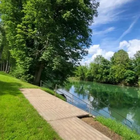 Big Berry Kolpa - Kiwi Mobile House, Metlika شقة Gradac