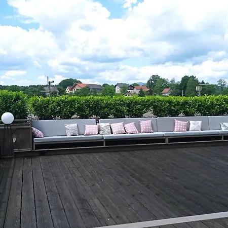 Big Berry Kolpa - Kiwi Mobile House, Metlika Daire Gradac