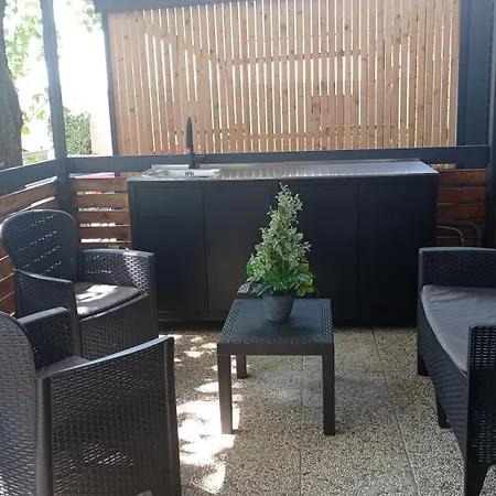 Big Berry Kolpa - Kiwi Mobile House, Metlika Appartement