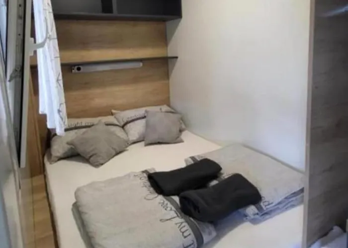 Big Berry Kolpa - Kiwi Mobile House, Metlika Appartement